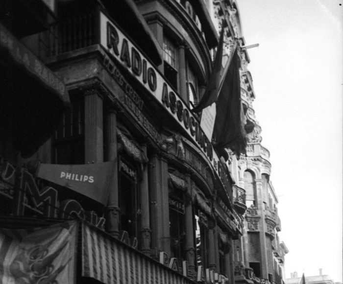 1933. La seu de Ràdio Associació de Catalunya a la Rambla dels Estudis. Fons Brangulí /Arxiu Nacional de Catalunya