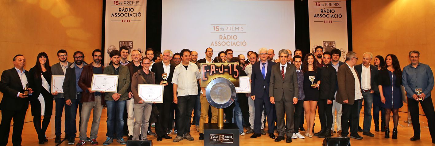 Imatge de grup dels guardonats als 15ns Premis Ràdio Associació.